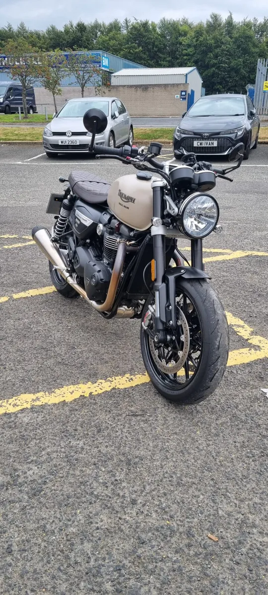 Triumph Speed Twin 1200 - Image 2