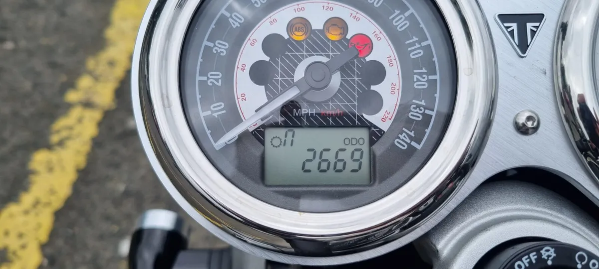 Triumph Speed Twin 1200 - Image 4