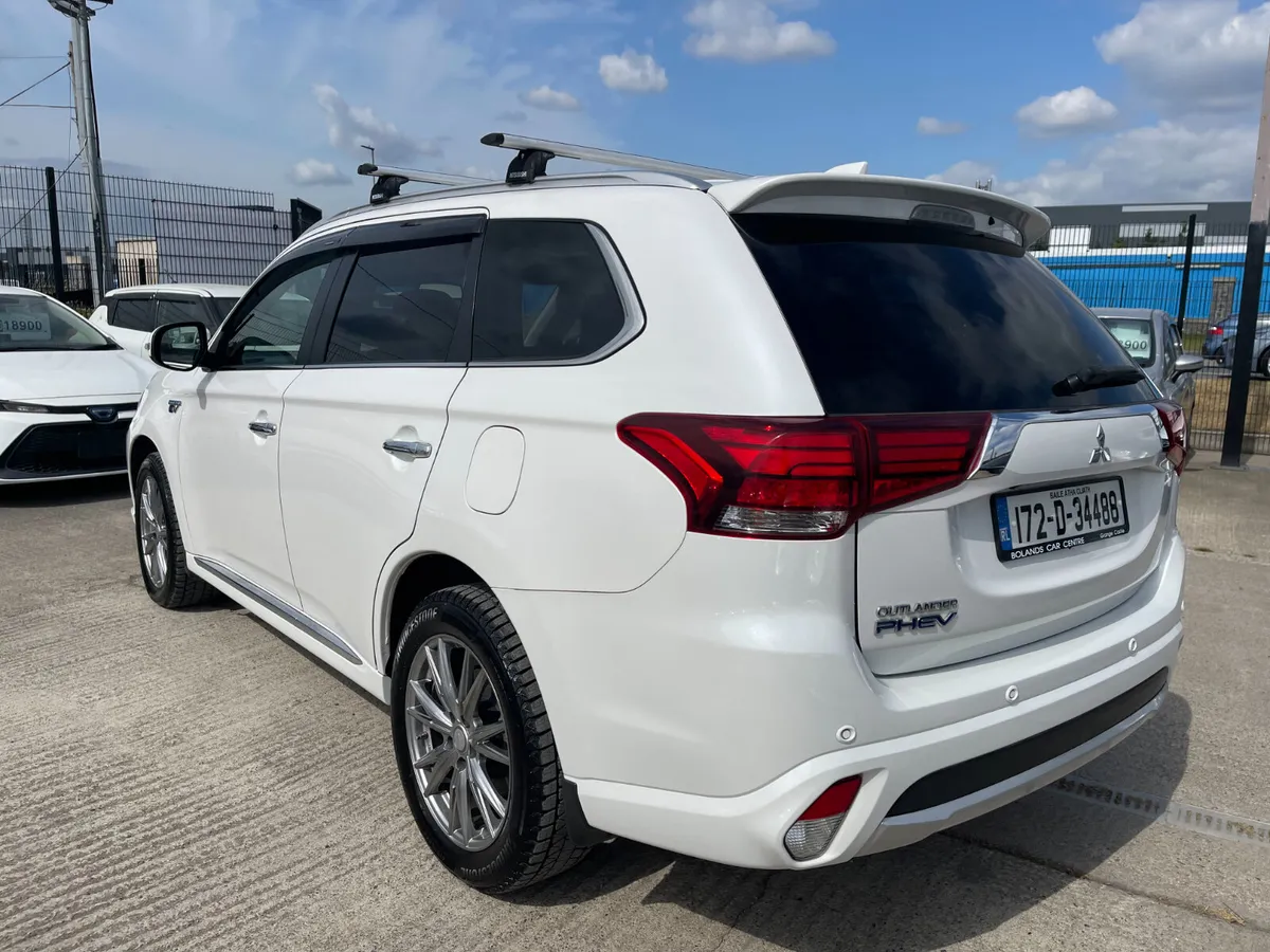 172 Mitsubishi Outlander Hybrid 2.0 Phev Automatic - Image 4
