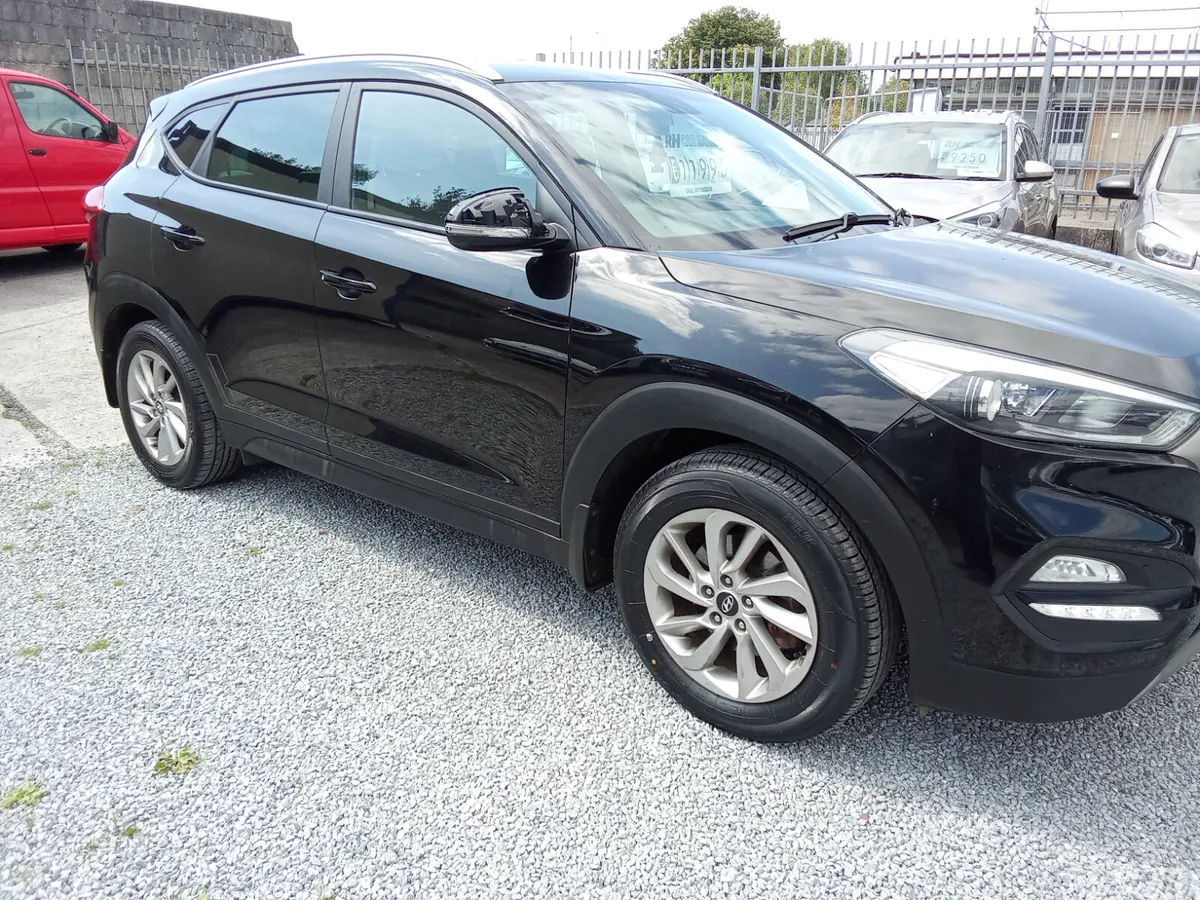 2016 Hyundai Tucson 2.0 crdi 4WD - Image 3