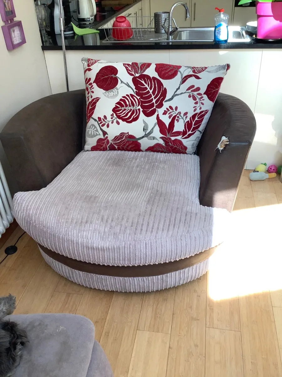 Swivel chair - Image 2