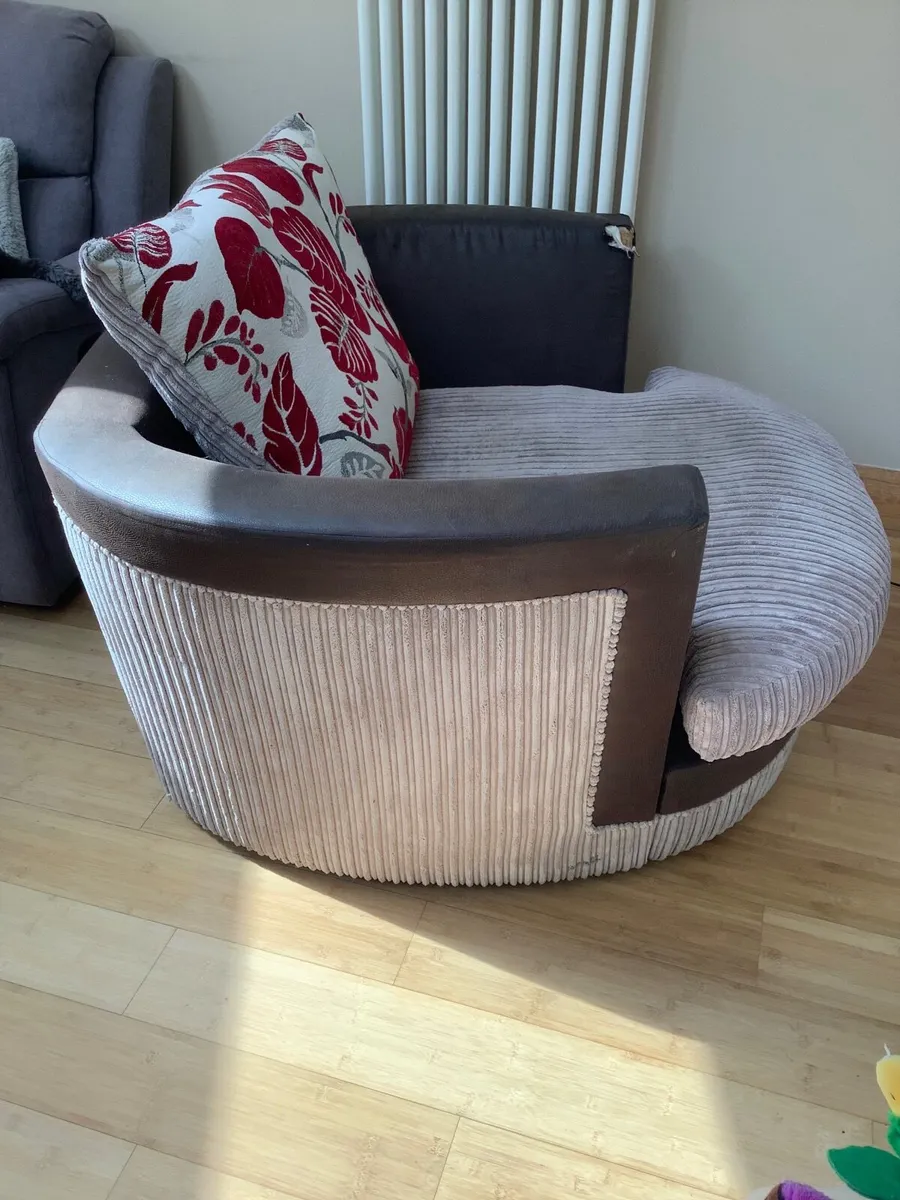 Swivel chair - Image 3
