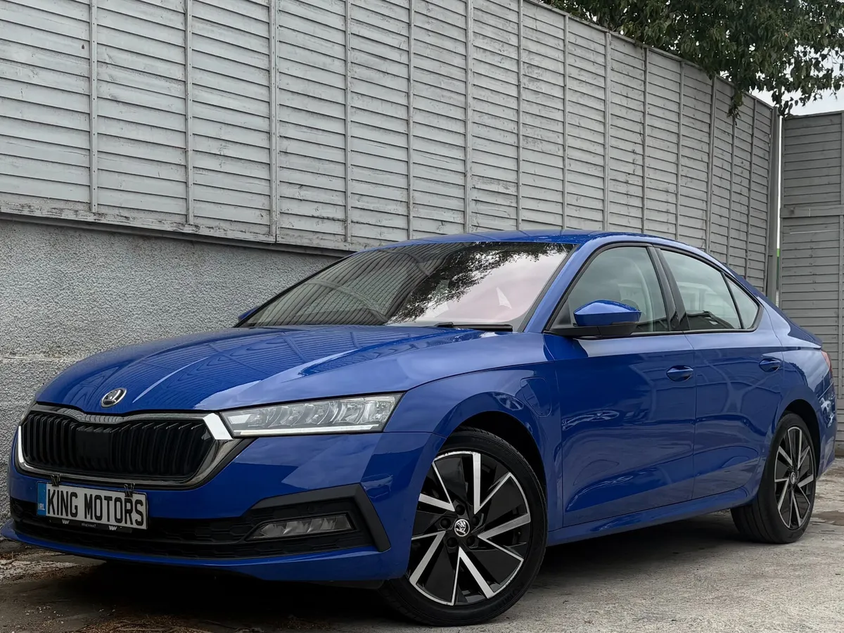 Skoda Octavia 2021 PLUG-IN HYBRID HATCHBACK - Image 4