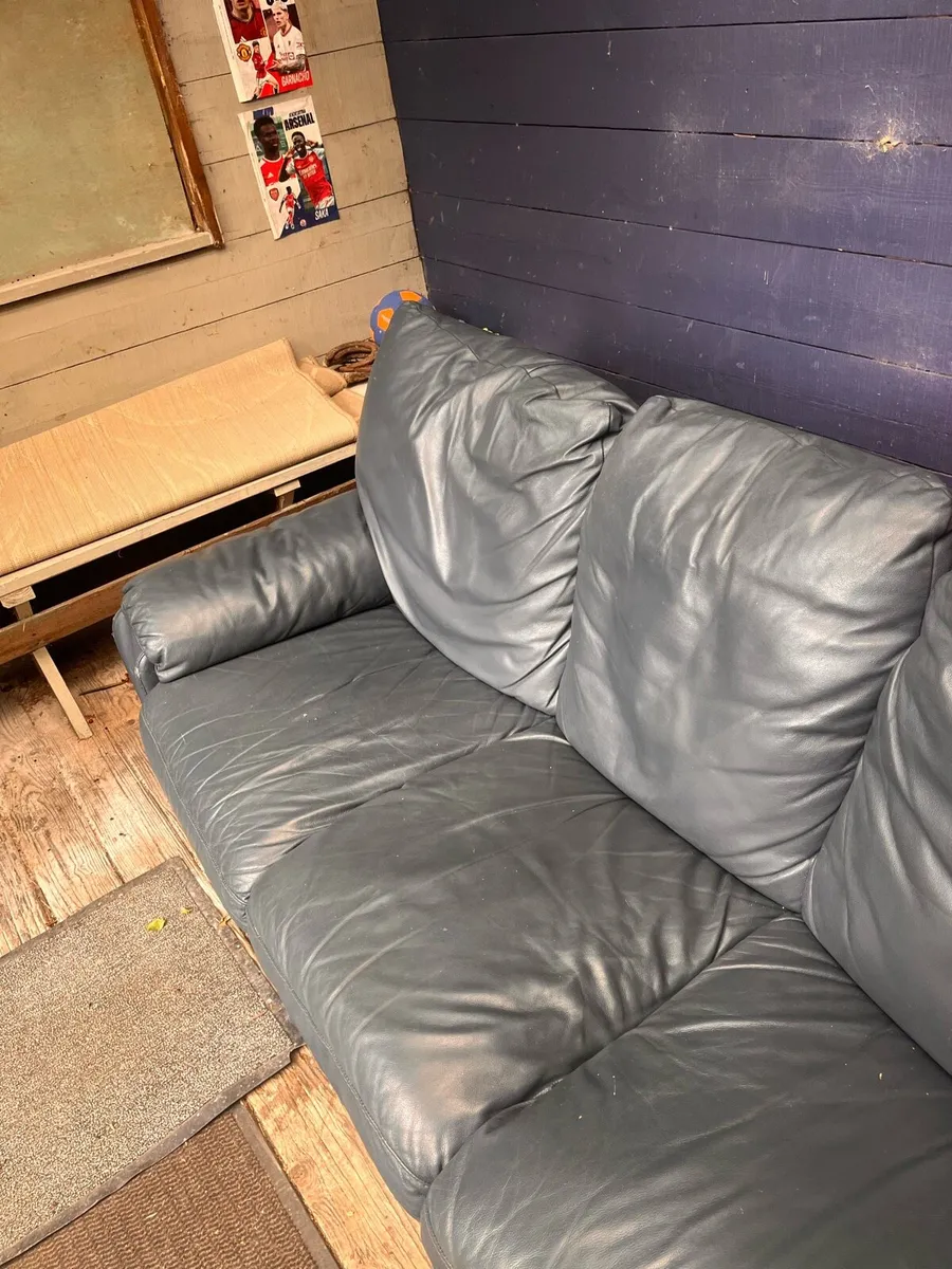 Blue couch - Image 4