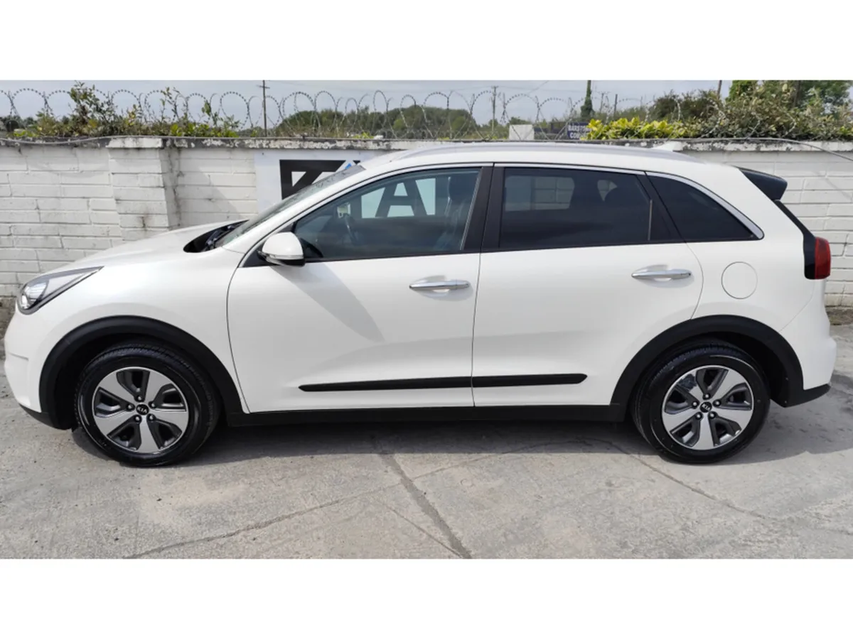 Kia Niro 2017 1.6 GDI 2 104BHP AUTO HYBRID - Image 3