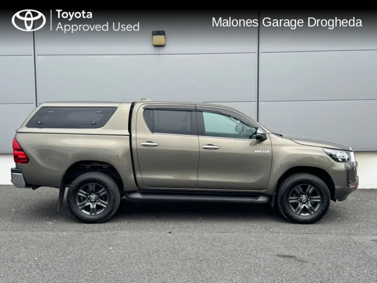 Toyota Hilux 2.8 SRD Double Cab *Hard Top Canopy* - Image 3