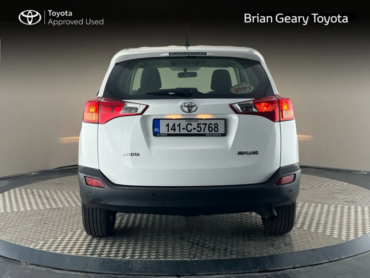 Toyota RAV4 2.0 D4D AURA 2WD - Image 4