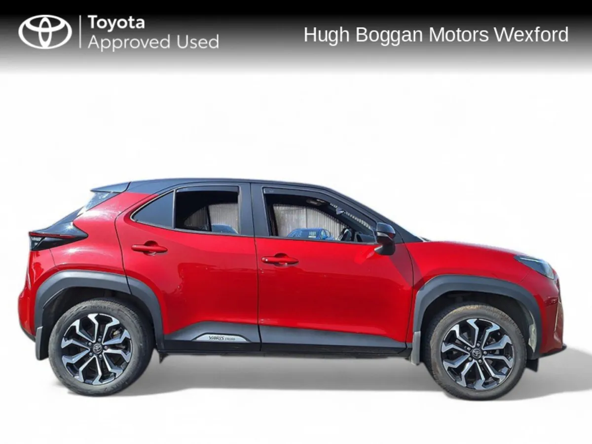 Toyota Yaris Cross SPORT BI TONE ONE OWNER - Image 3