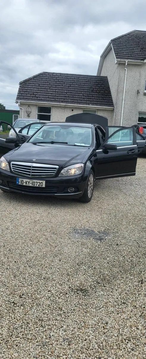 Mercedes-Benz C-Class 2010 - Image 3