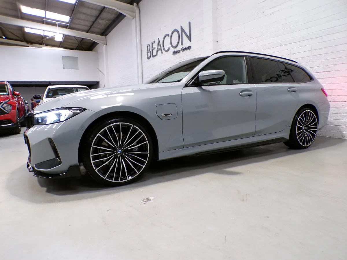 2023*M-SPORT BMW 330E LCI PACK TOURING EDITION FIN - Image 4