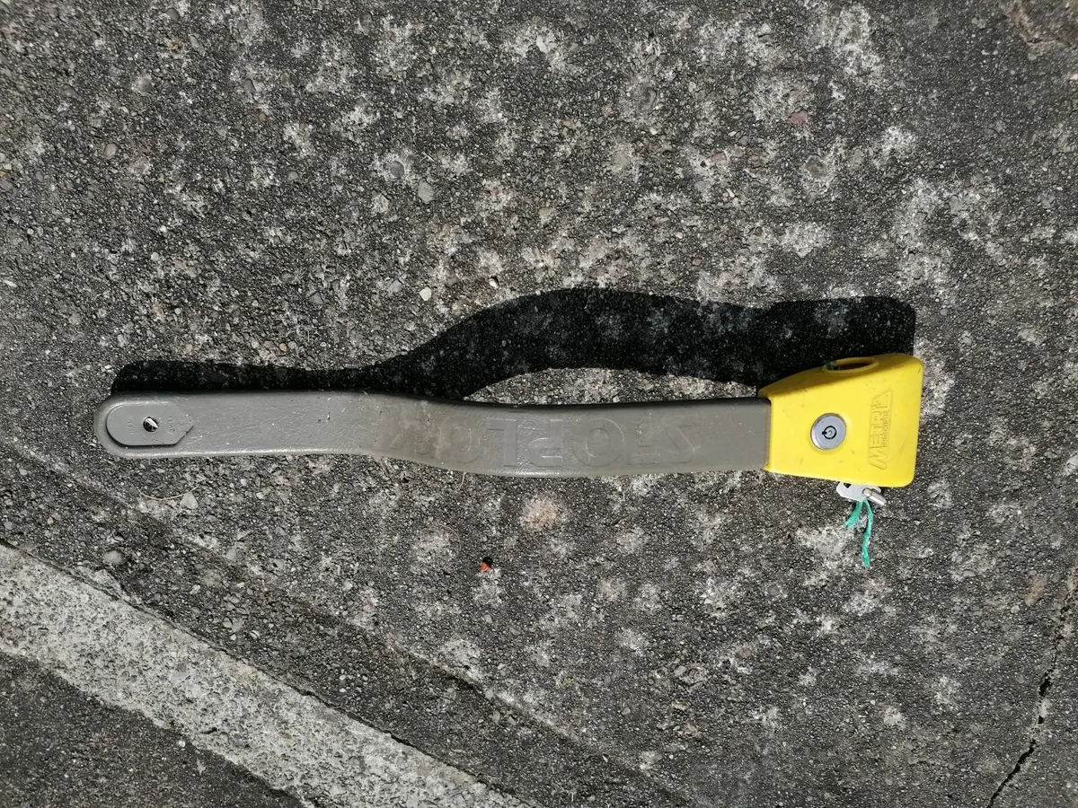 Steering wheel lock for sale - Image 1