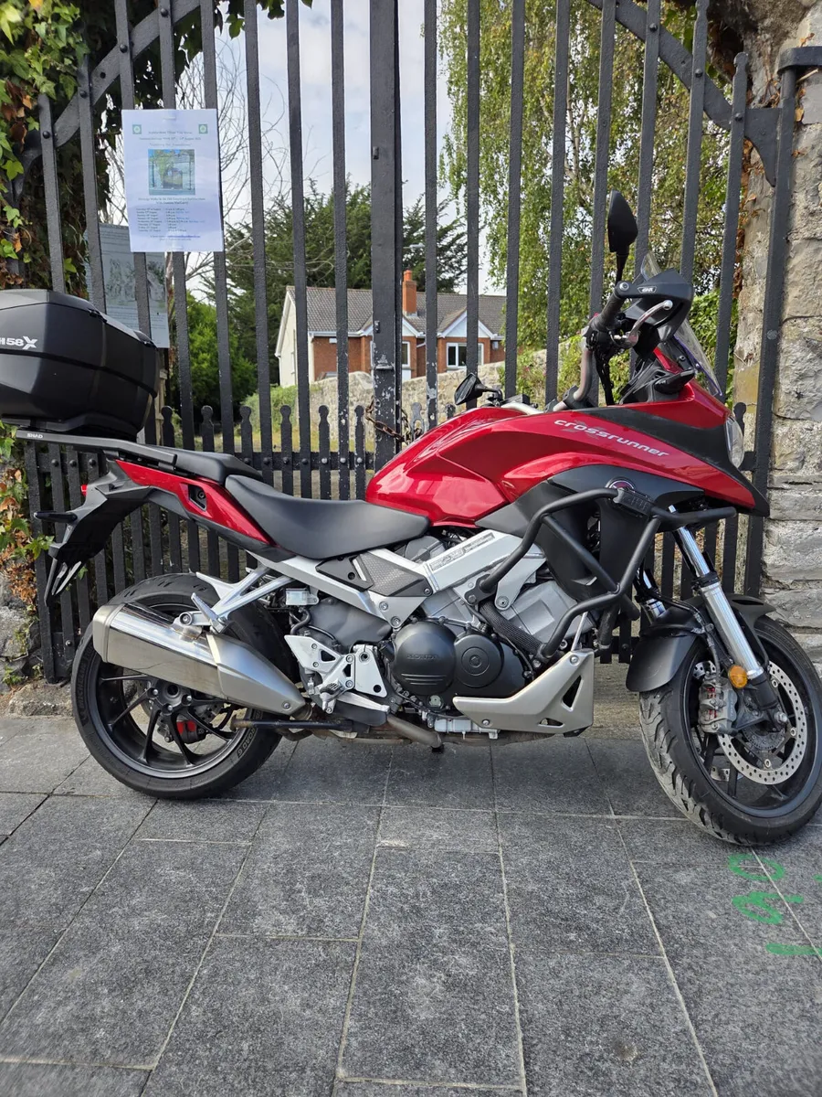 2017 VFR800 CROSSRUNNER MOTO4U - Image 2