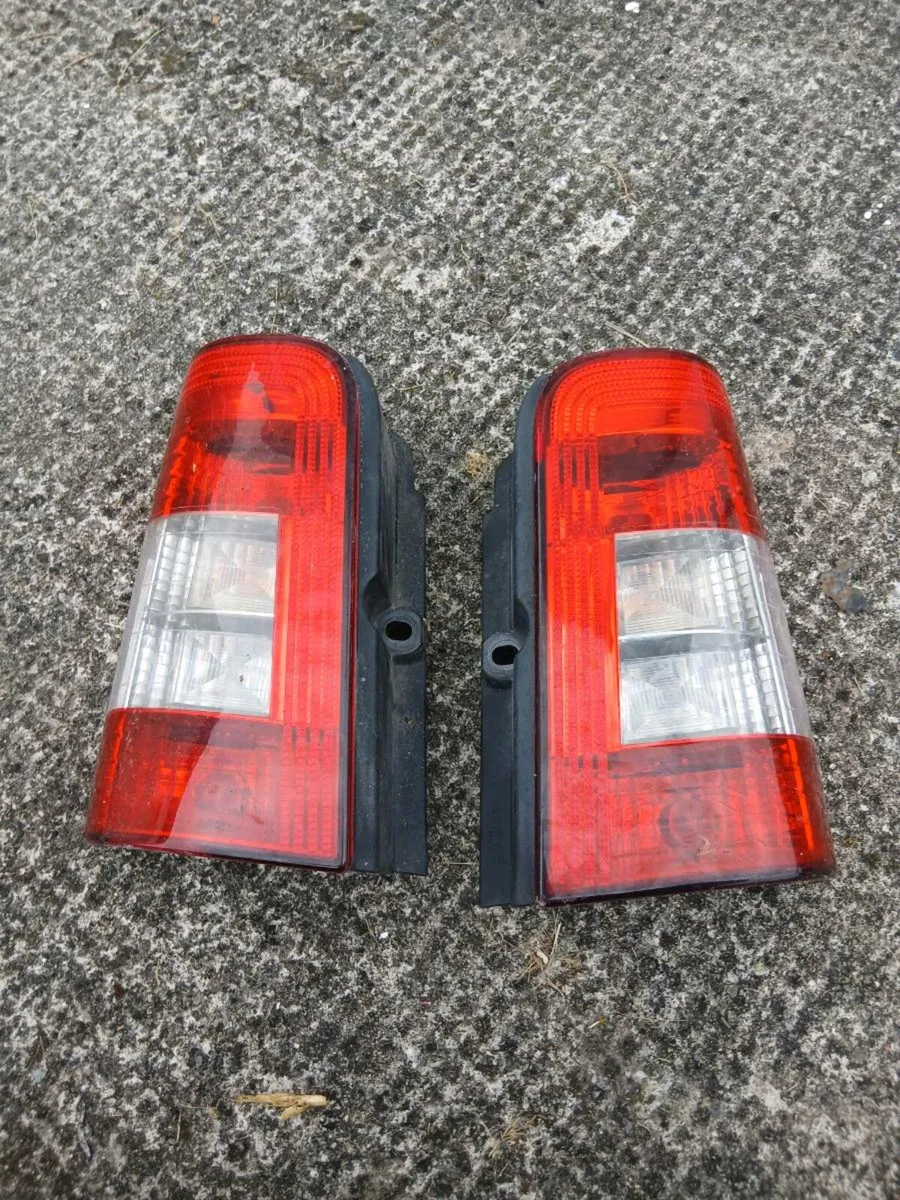 Peugeot partner tailights