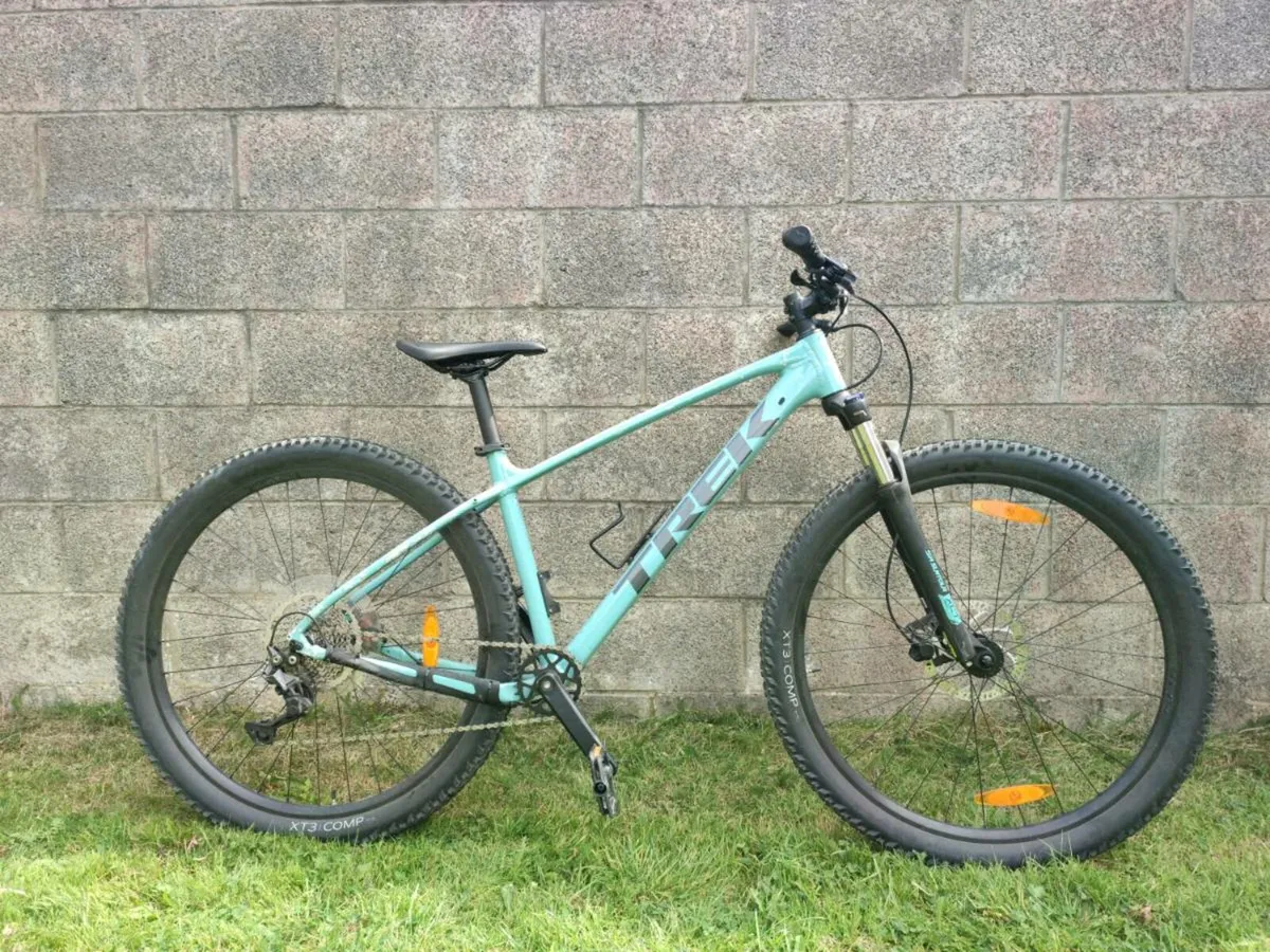 Trek marlin 6 mountain bike miami blue colour - Image 1