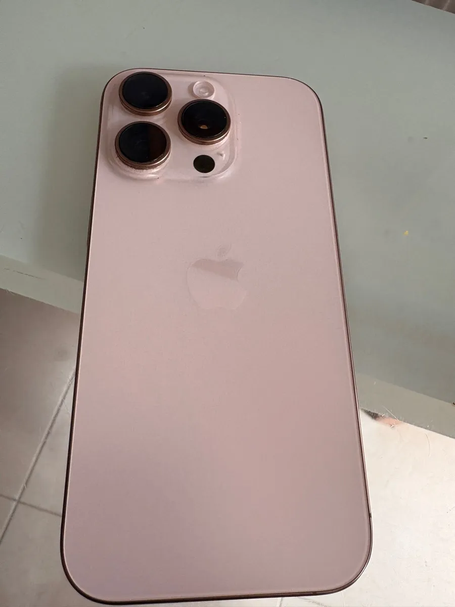 iPhone 16 Pro - Image 2