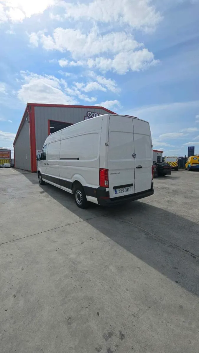 212 Vw Crafter & 211 TGE - Image 3