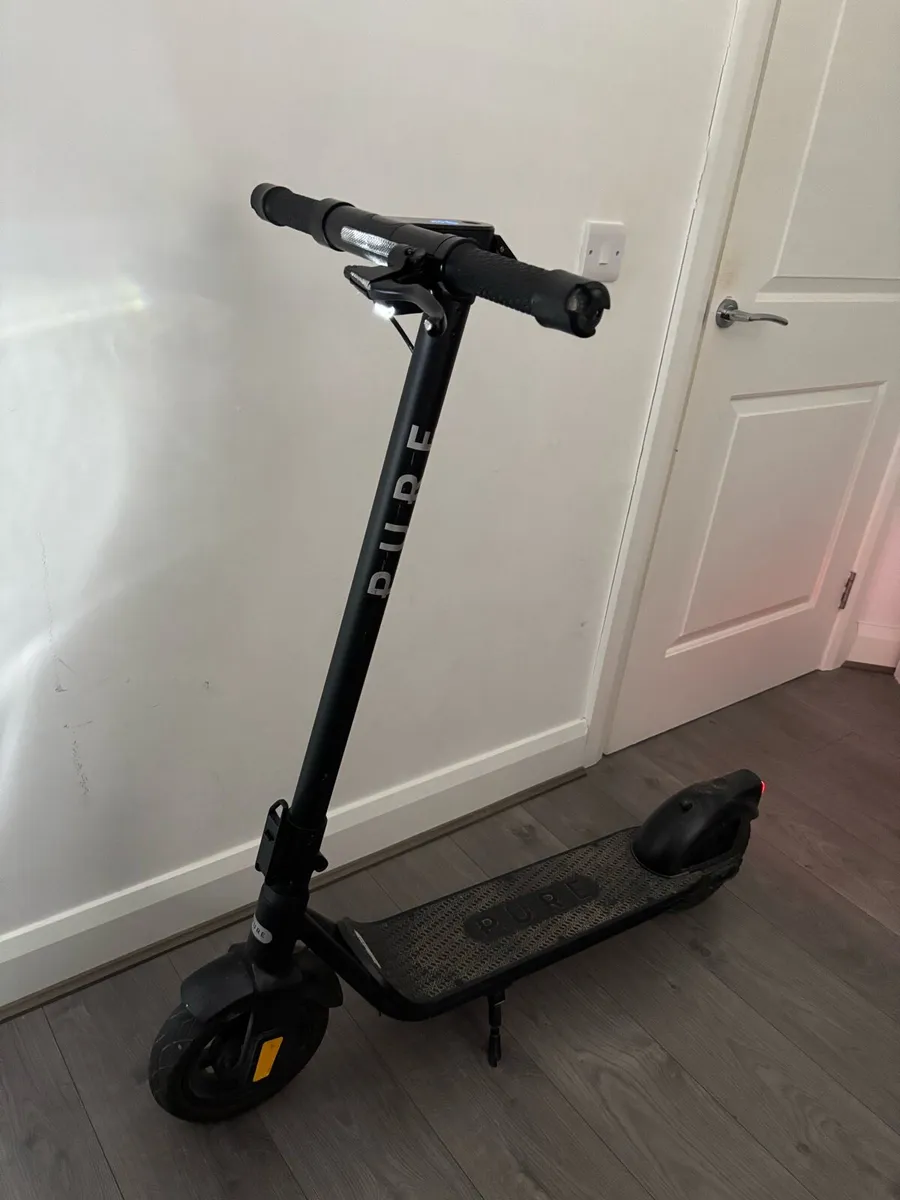 Pure air 3 electric scooter - Image 1