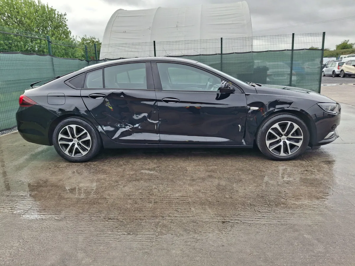 *201  Opel insignia 1.6 Diesel Drive Home - Image 4