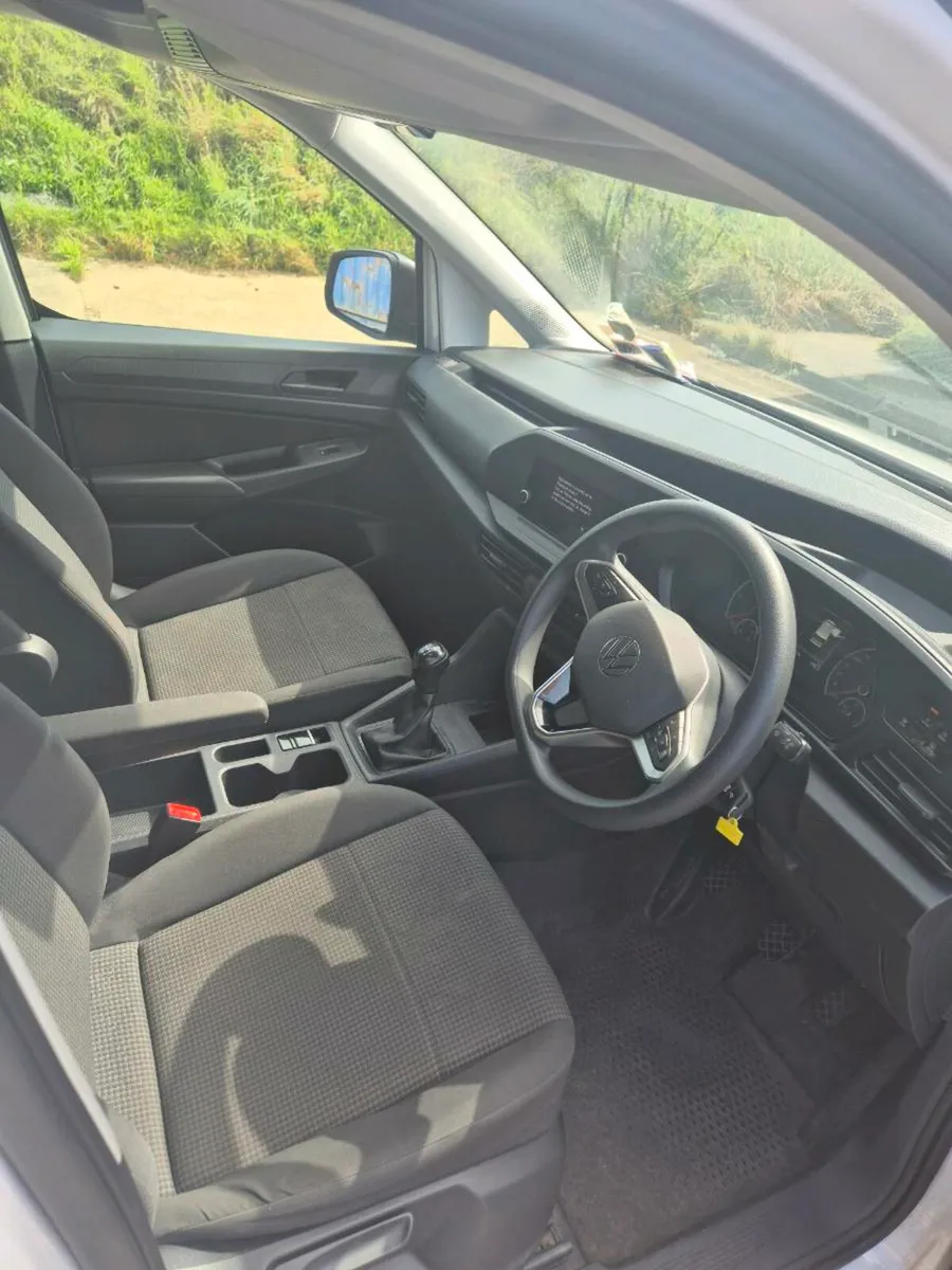 Volkswagen Caddy 2022 - Image 2