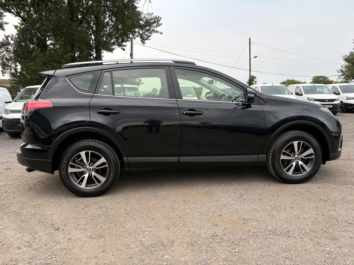 Toyota RAV4 - Image 4