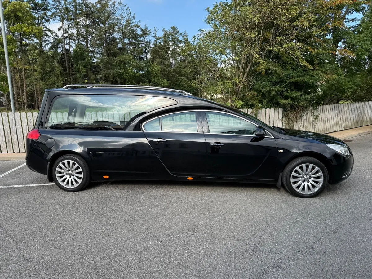 Vauxhall  Hearse  2009 Petrol Automatic. - Image 3