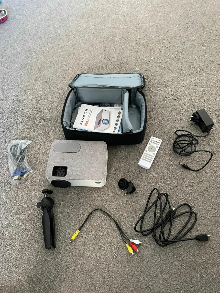 Fangor Projector – Like New - Image 3