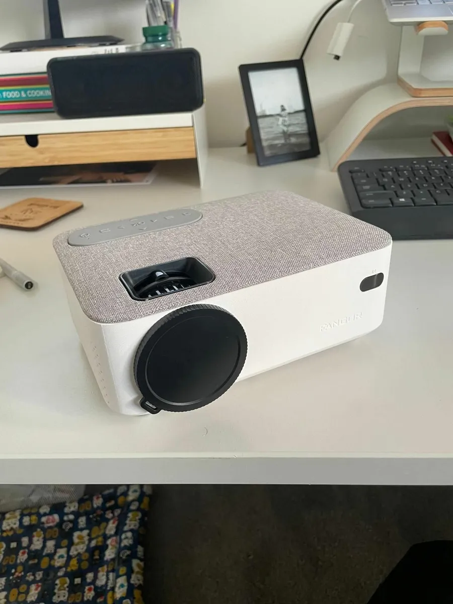 Fangor Projector – Like New - Image 1