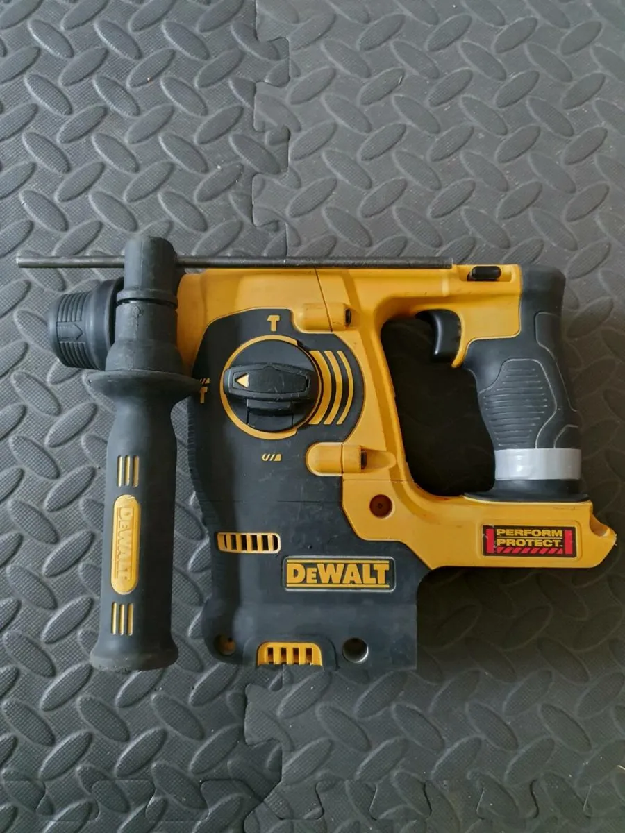 Dewalt sds drill - Image 1