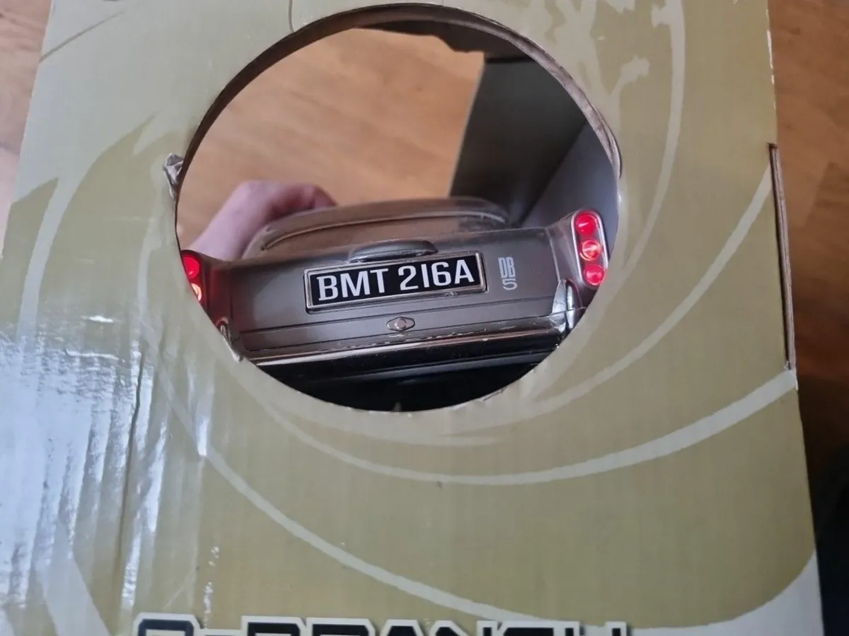 James Bond car collectable - Image 3