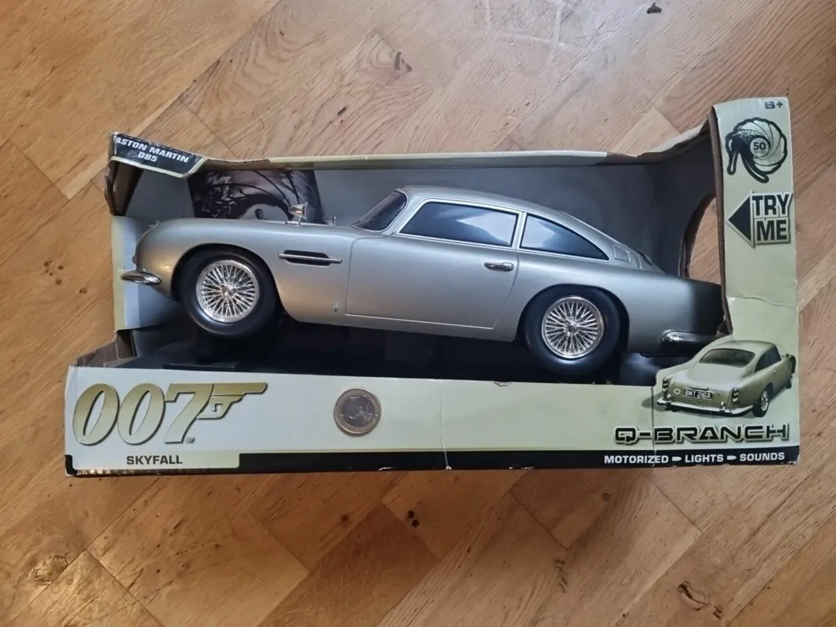 James Bond car collectable - Image 1