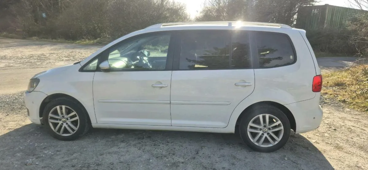2014 Volkswagen Touran - Image 4