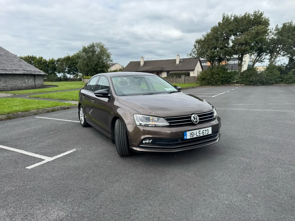 2015 VW Jetta 2.0 TDI DSG | Low KM | Full Service - Image 1