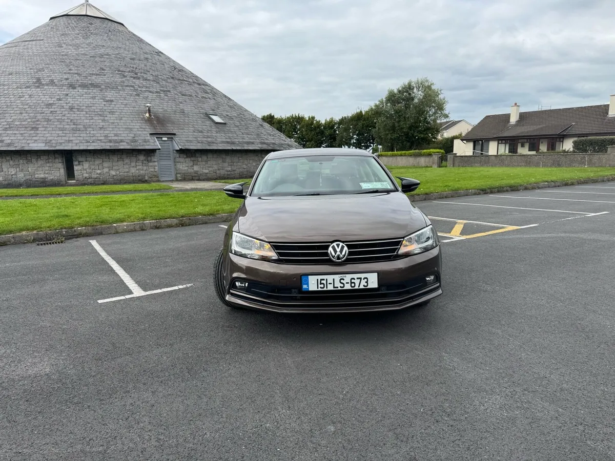 2015 VW Jetta 2.0 TDI DSG | Low KM | Full Service - Image 2