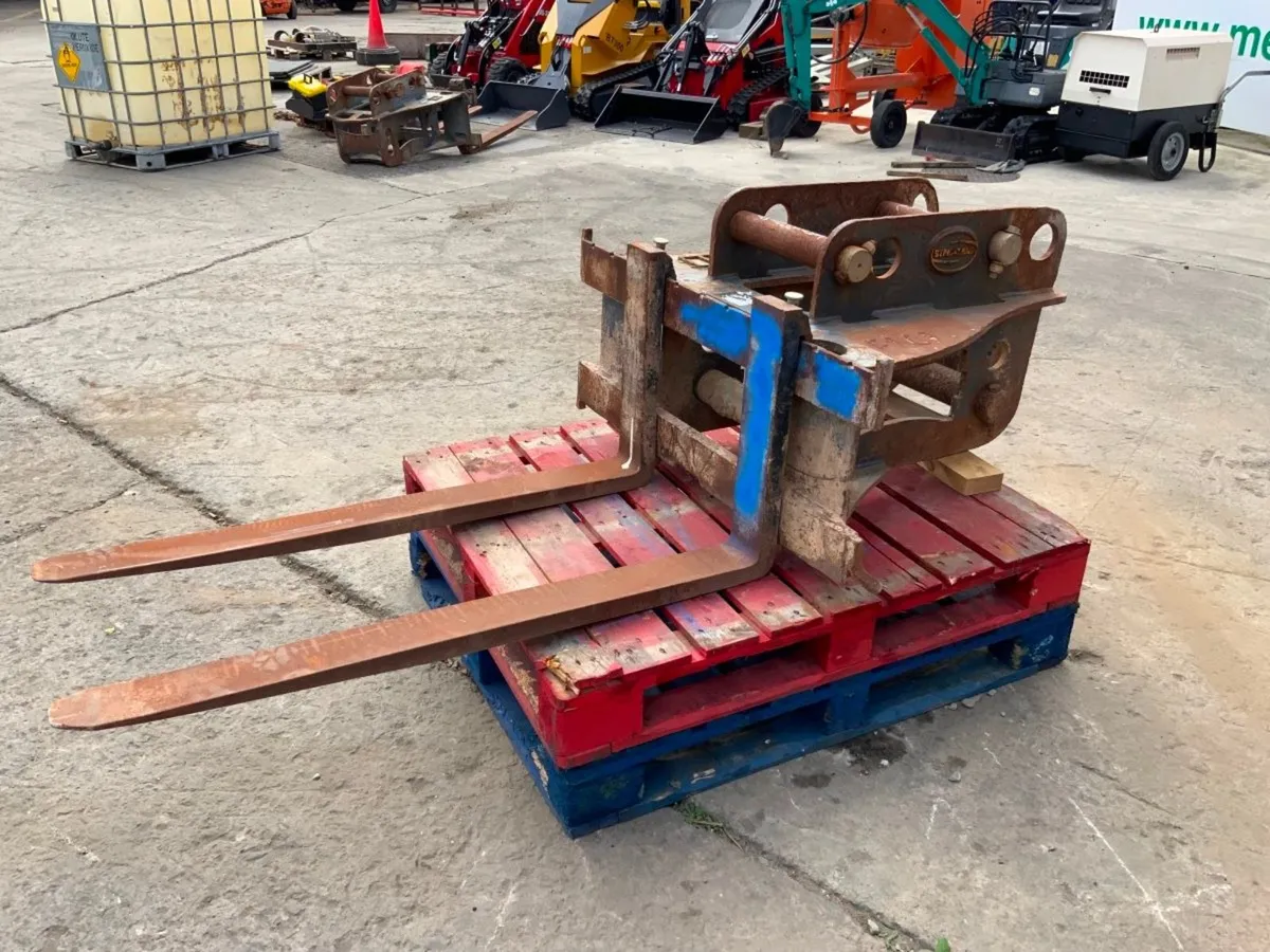 STRICKLAND PALLET FORKS...65mm / 80mm.....1328t. - Image 4