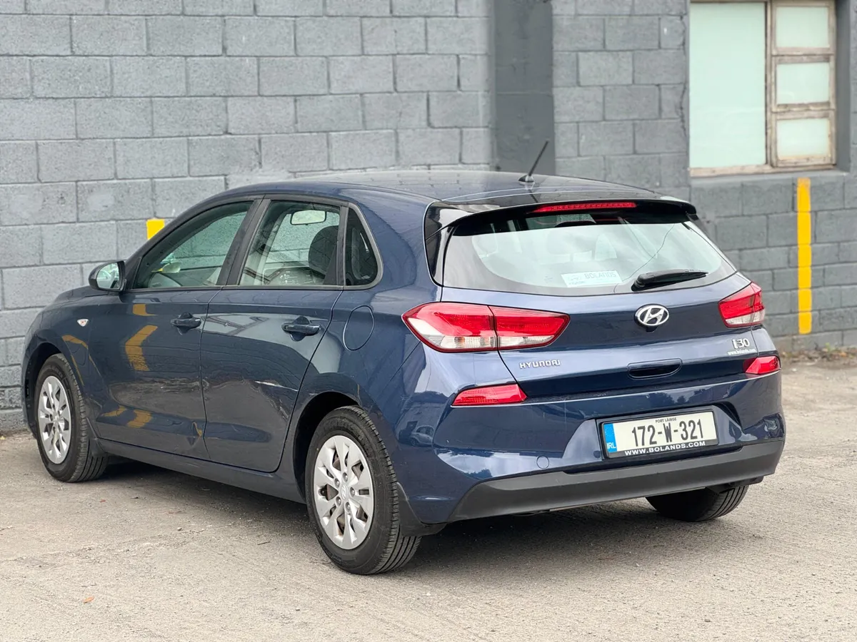 17 I30 NEW SHAPE ,NEW NCT, LOW KM , DIESEL SERVISE - Image 3