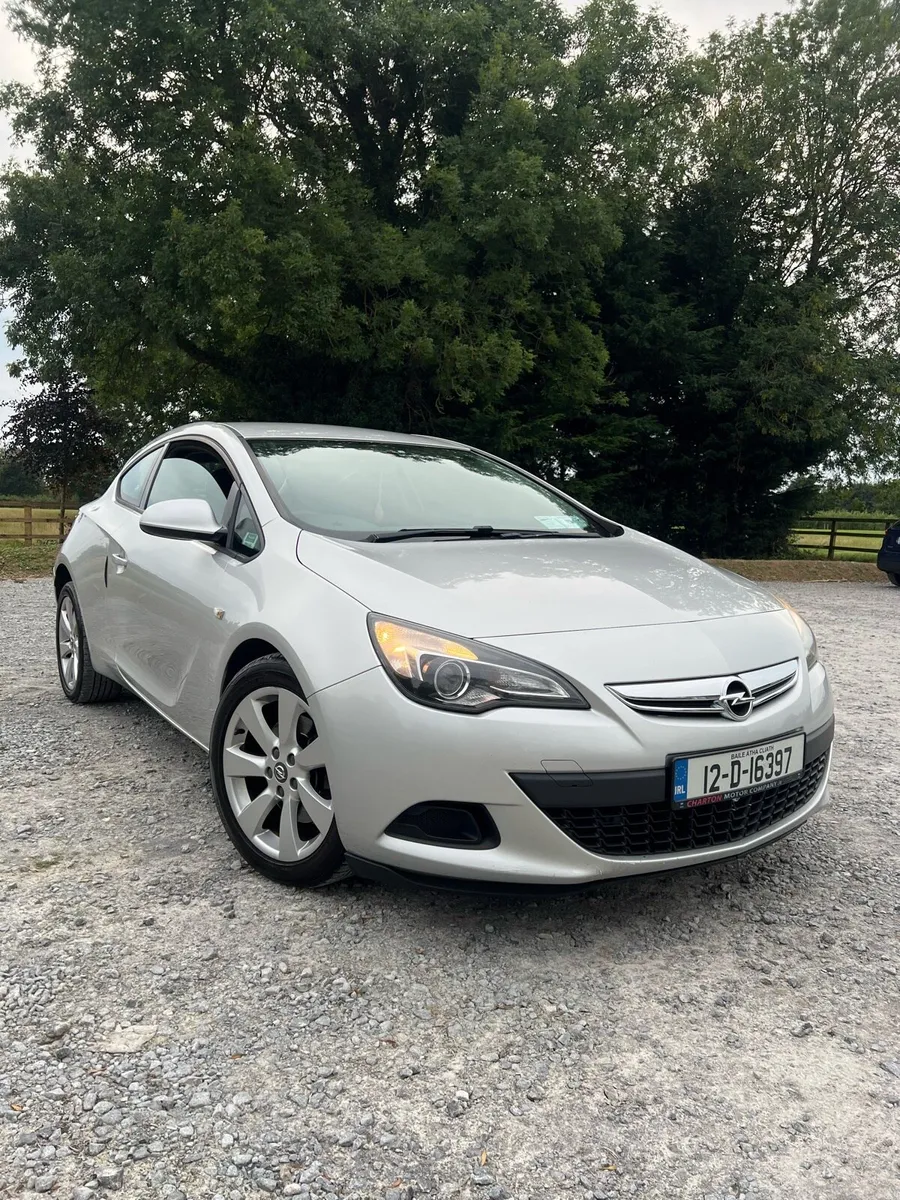 Opel Astra GTC - Image 1