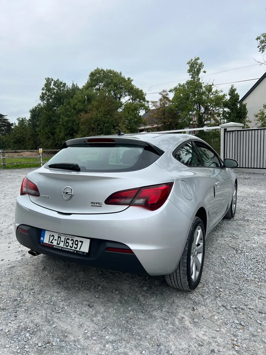 Opel Astra GTC - Image 3