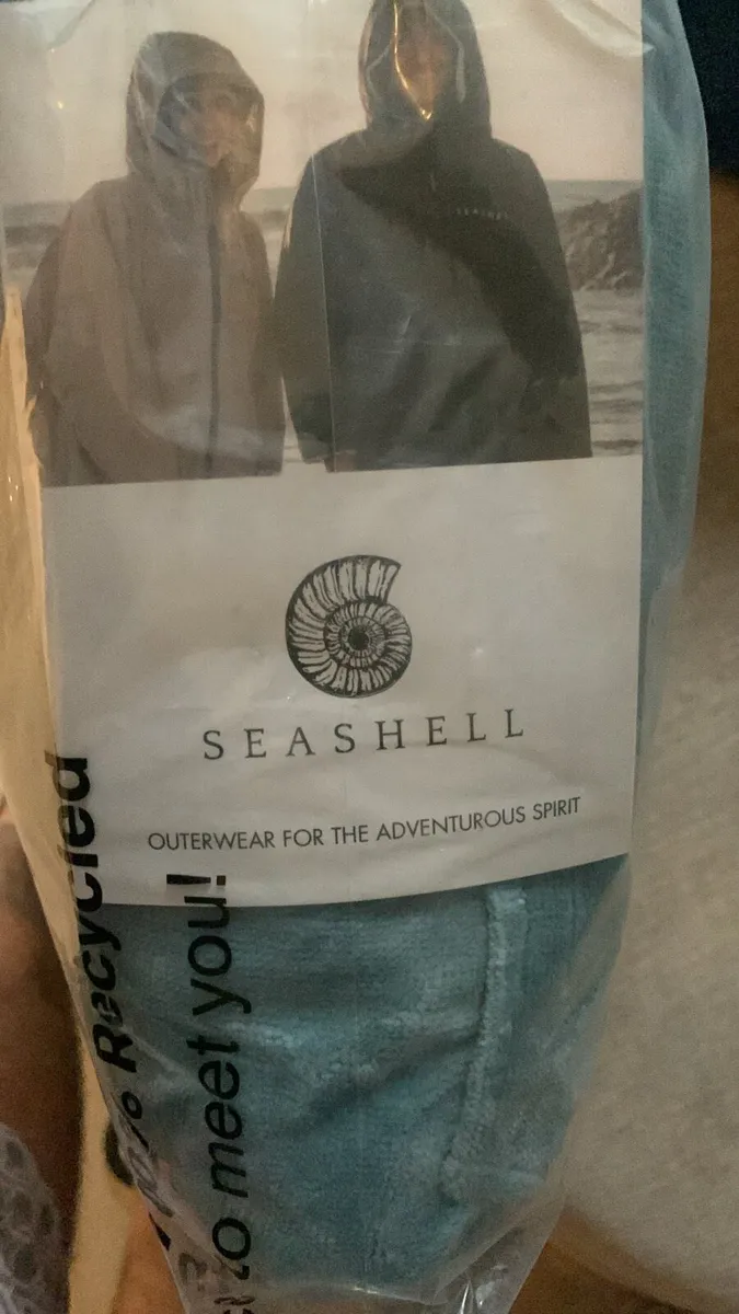 Seashell Towelling Robe - Image 2