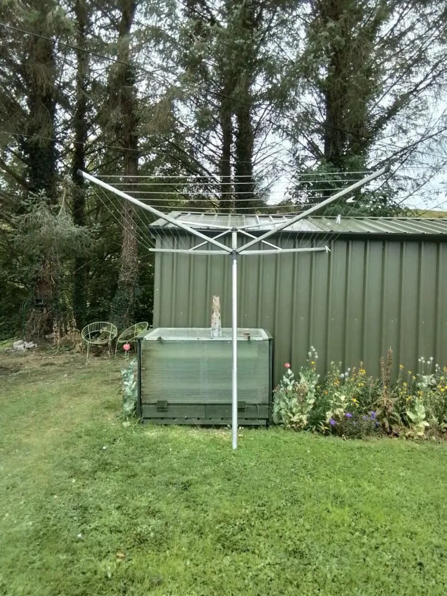 Rotary clothes line very good quality - Image 3