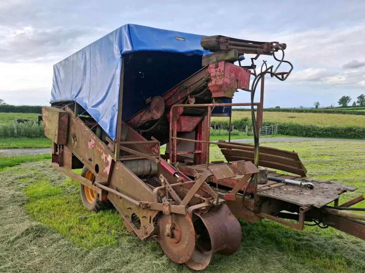 Juko Potato Harvester - Image 1
