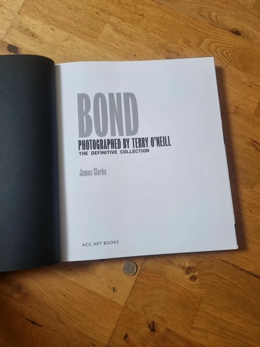 James Bond collectable book - Image 3