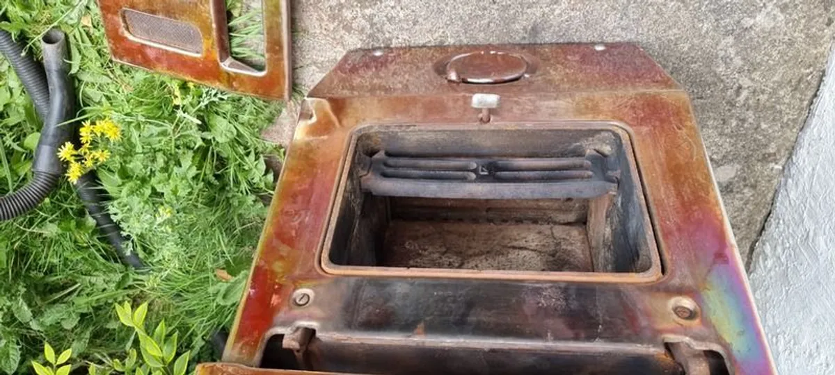 stove covered with a copper or brass patina - Image 2