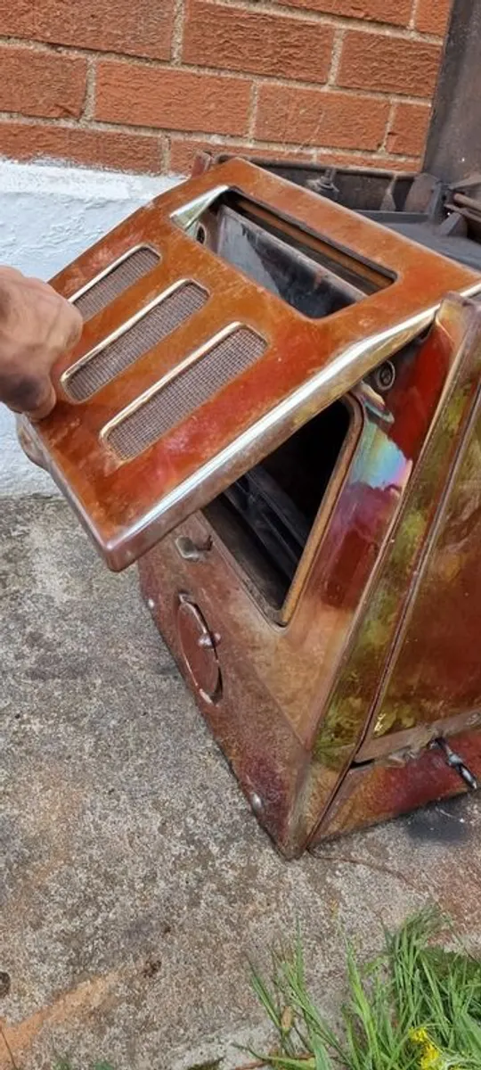 stove covered with a copper or brass patina - Image 3