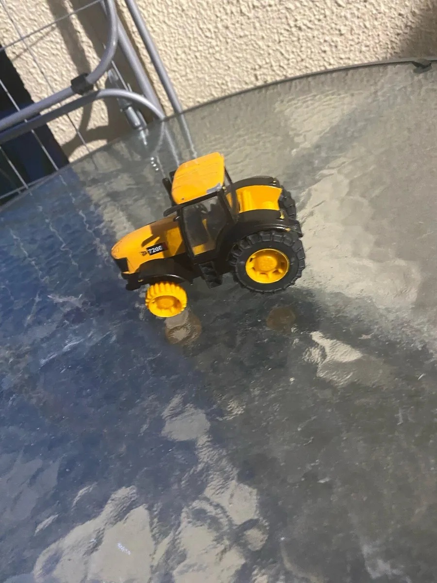 Car and tractor toys - Image 1