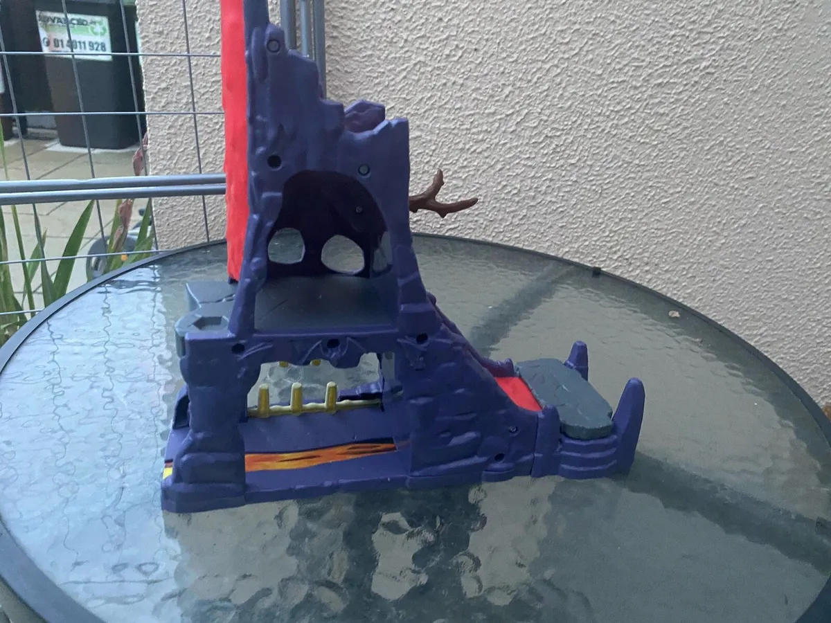 Lion Guard Volcano or Skull Rock Playset - Image 3