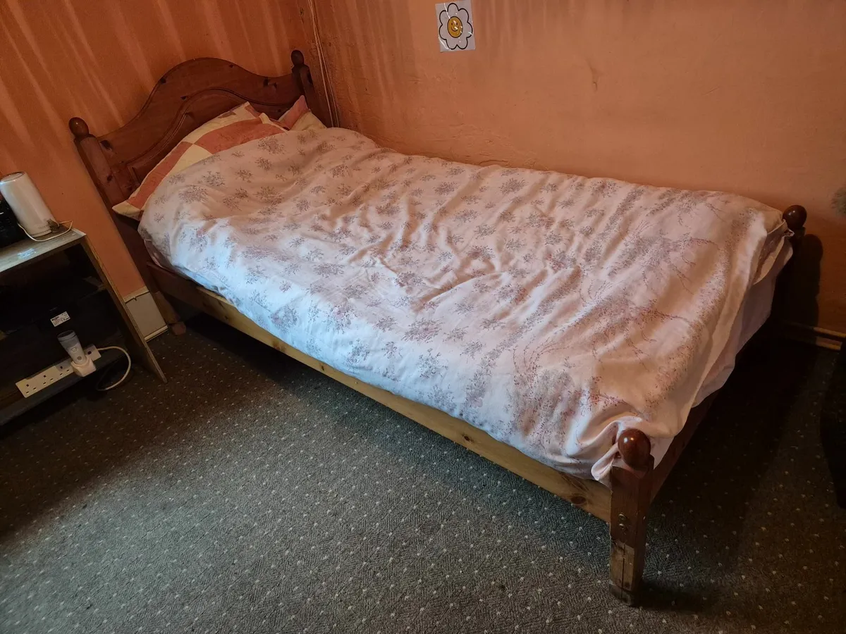 Single pine bed with good mattress - Image 2