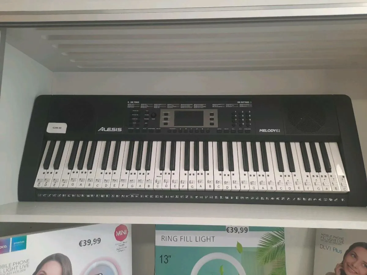 ALESIS MELODY 61 KEYBOARD PIANO - Image 1