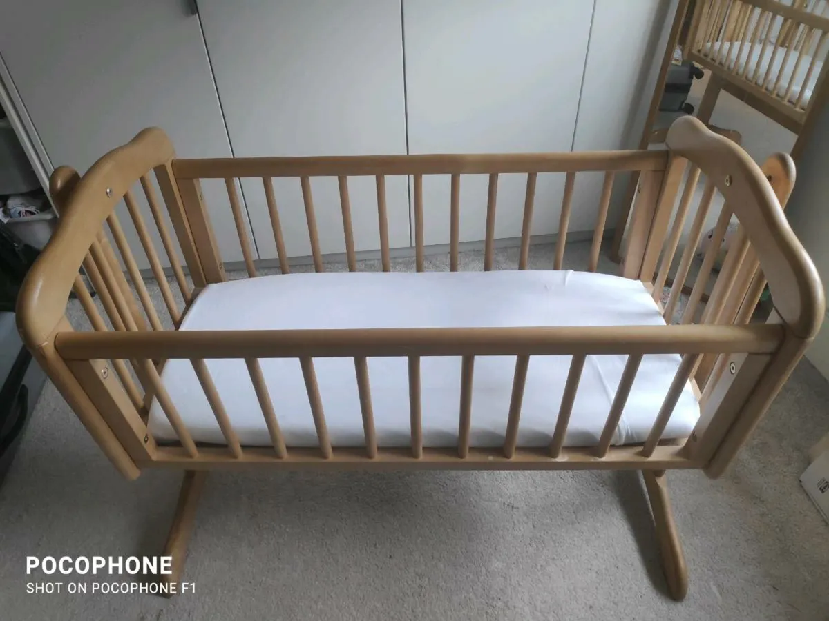 Swing cot crib - Image 1