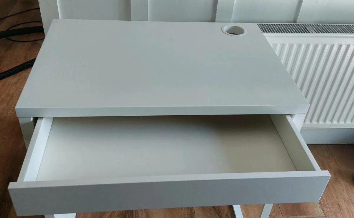Desk - Image 2
