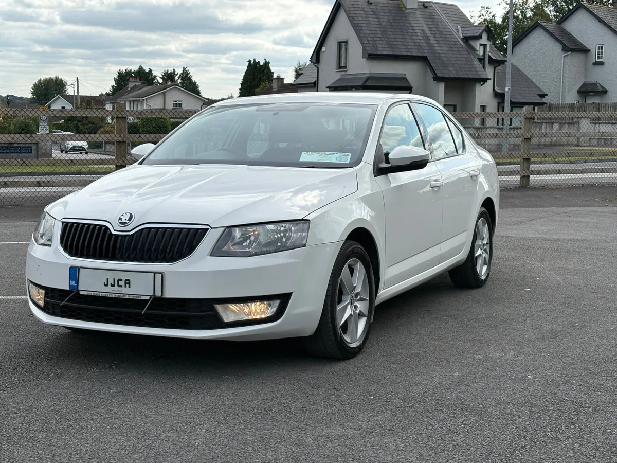 Skoda Octavia 2017 dsg automatic 1.6 TDI - Image 3